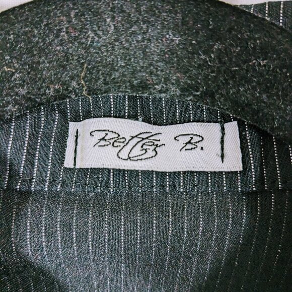 Better B. Black Pin Stripe Short Sleeve Blazer Size Junior's Large (Runs Small) - Picture 5 of 5